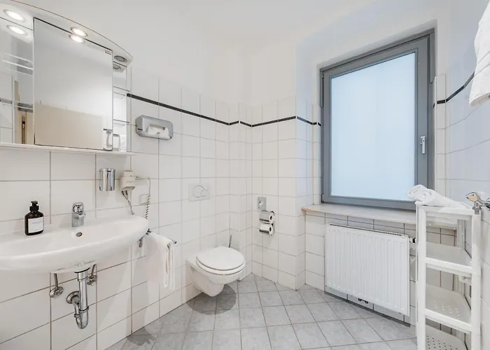 Serviced Josefstadt Apartment *